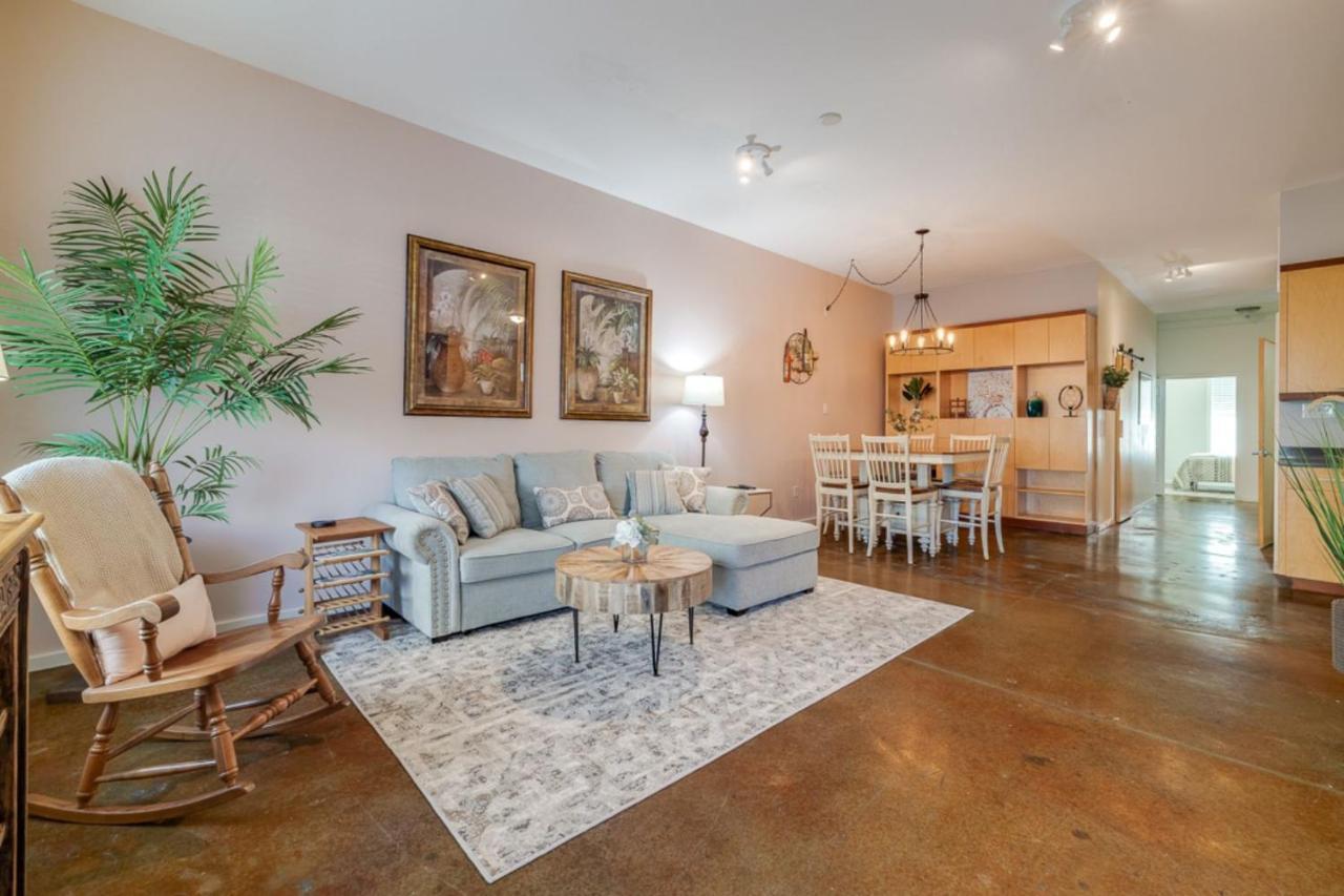 Southern Charmer-Historic District Downtown-Front Porch-Walk Score 90!!-Private Parking-1 Minute To Forsyth Park Savannah Dış mekan fotoğraf
