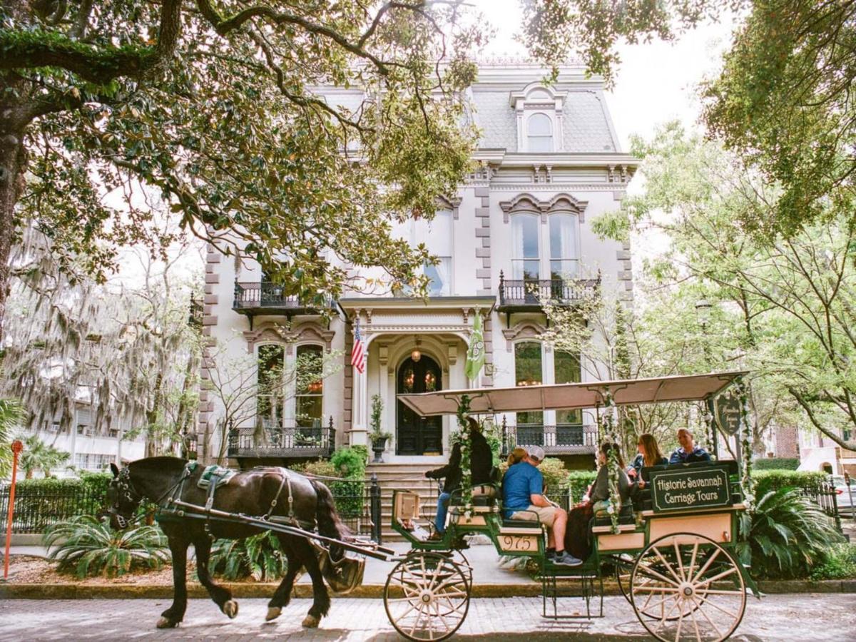 Southern Charmer-Historic District Downtown-Front Porch-Walk Score 90!!-Private Parking-1 Minute To Forsyth Park Savannah Dış mekan fotoğraf