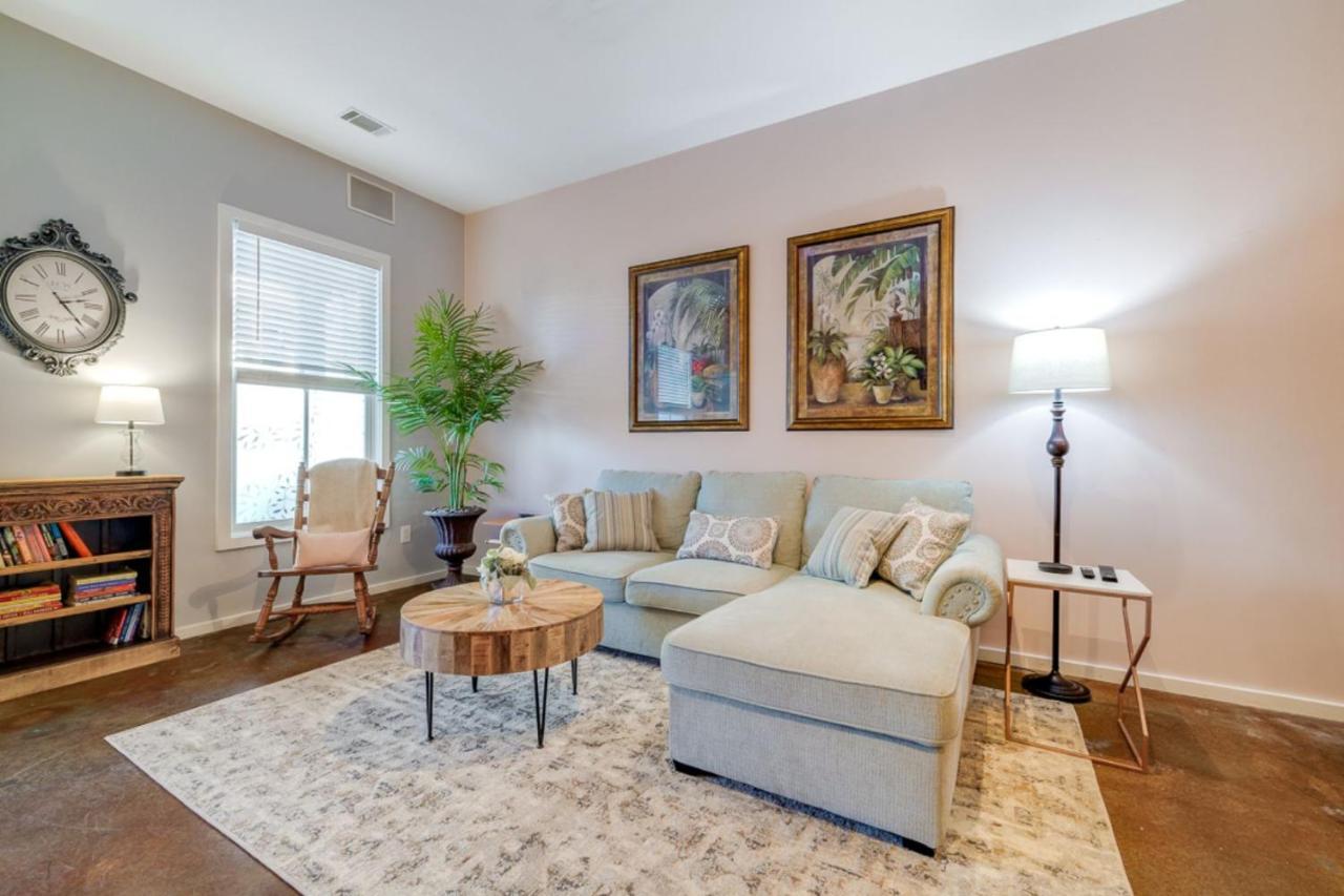 Southern Charmer-Historic District Downtown-Front Porch-Walk Score 90!!-Private Parking-1 Minute To Forsyth Park Savannah Dış mekan fotoğraf